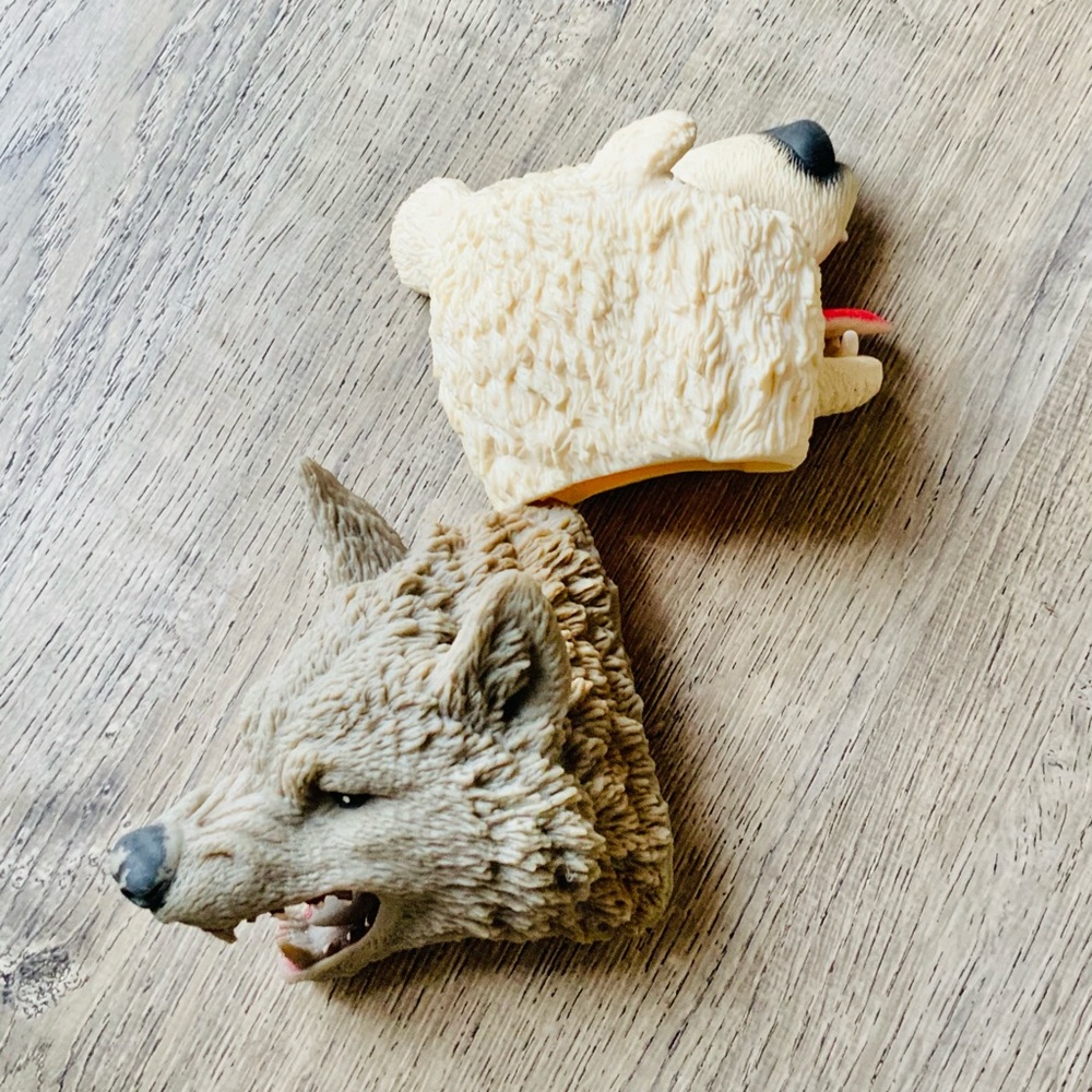 Set of 2 Hand Puppets Wolf & Polar Bear Puppet Toys - Picture 4 of 6